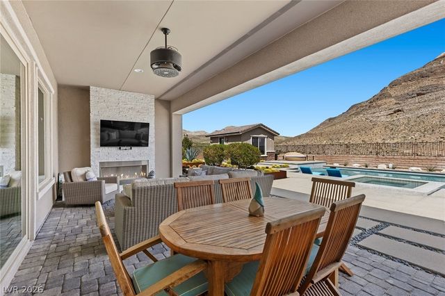 11200 Luna Blanca Drive, Las Vegas, NV 89138