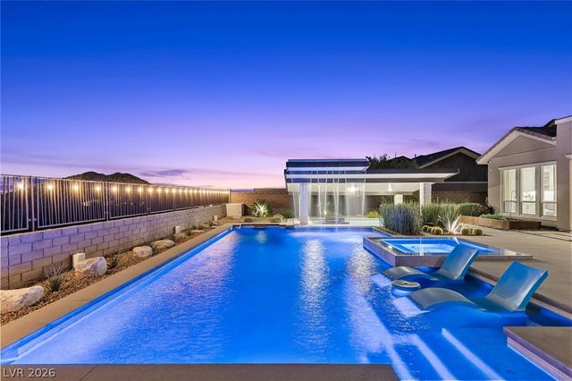 11200 Luna Blanca Drive, Las Vegas, NV 89138