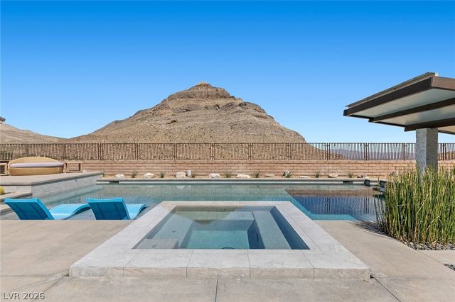 11200 Luna Blanca Drive, Las Vegas, NV 89138