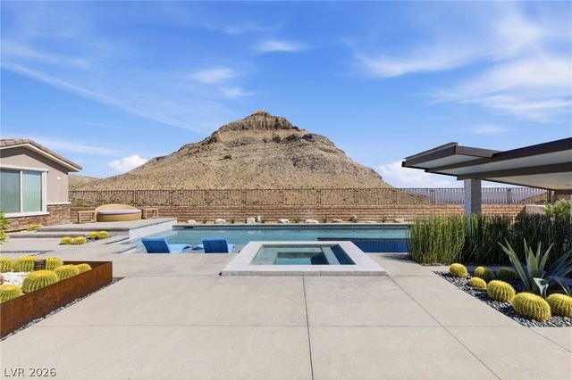 11200 Luna Blanca Drive, Las Vegas, NV 89138