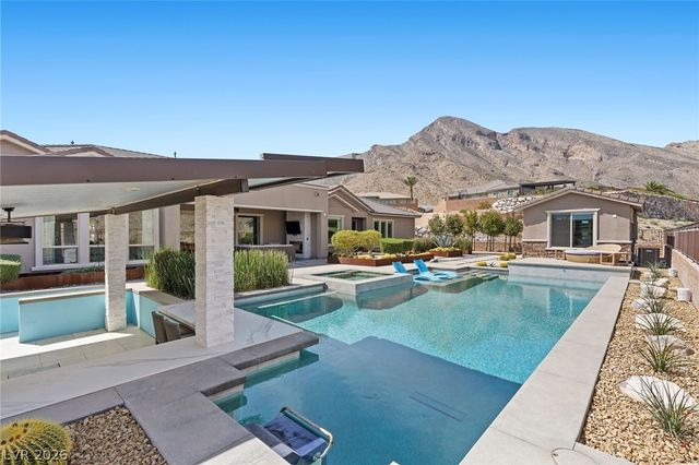 11200 Luna Blanca Drive, Las Vegas, NV 89138