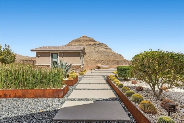 11200 Luna Blanca Drive, Las Vegas, NV 89138