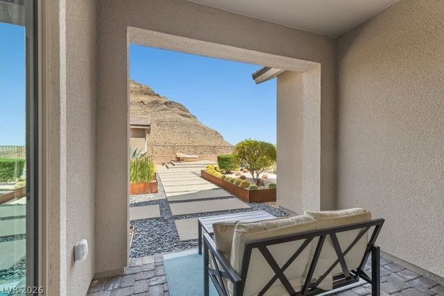 11200 Luna Blanca Drive, Las Vegas, NV 89138