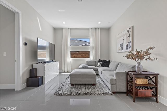 11200 Luna Blanca Drive, Las Vegas, NV 89138