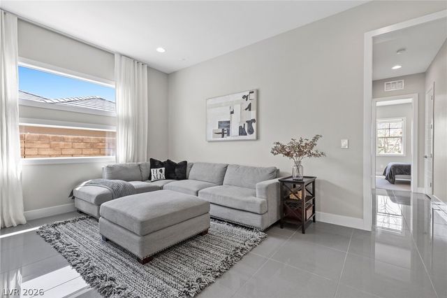 11200 Luna Blanca Drive, Las Vegas, NV 89138