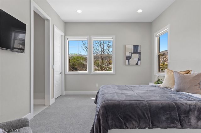 11200 Luna Blanca Drive, Las Vegas, NV 89138