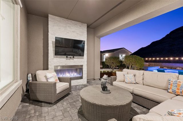 11200 Luna Blanca Drive, Las Vegas, NV 89138