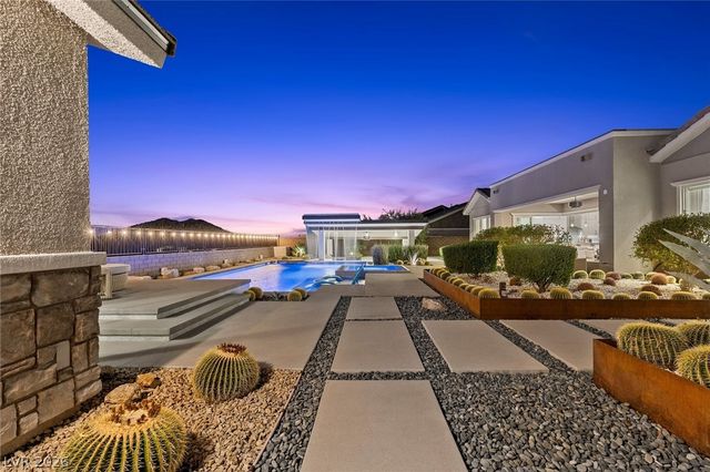 11200 Luna Blanca Drive, Las Vegas, NV 89138