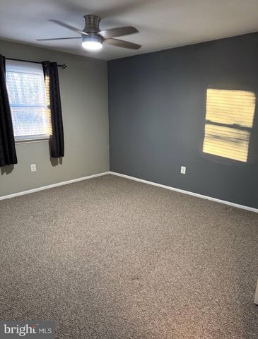 513 CORINTHIAN, Essington, PA 19029