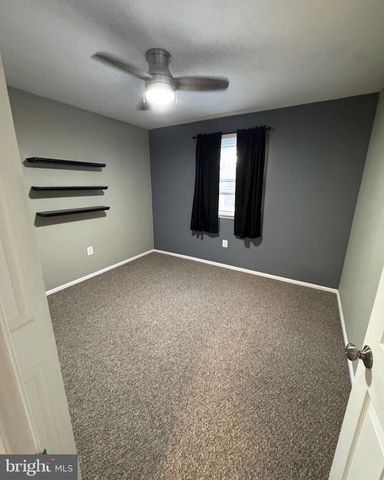 513 CORINTHIAN, Essington, PA 19029