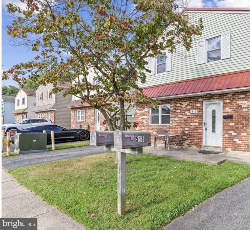 513 CORINTHIAN, Essington, PA 19029