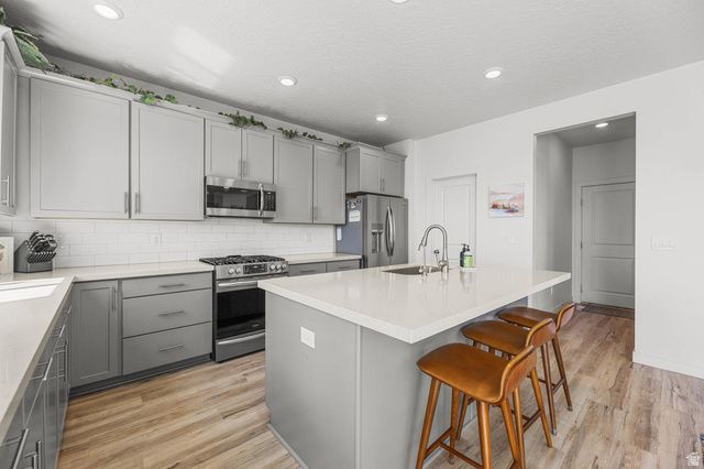 2553 N BLUEBELL DR, Saratoga Springs, UT 84045