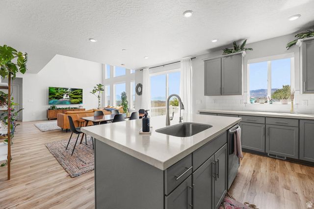 2553 N BLUEBELL DR, Saratoga Springs, UT 84045