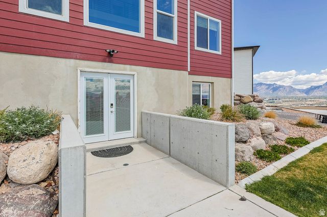 2553 N BLUEBELL DR, Saratoga Springs, UT 84045