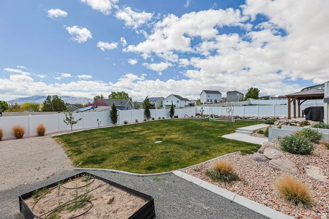 2553 N BLUEBELL DR, Saratoga Springs, UT 84045
