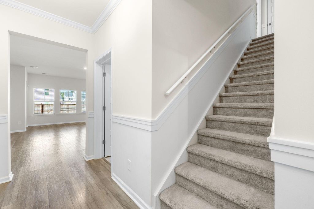 Image 4 of property listing at 222 Woodland Oak Way, Summerville, SC 29485