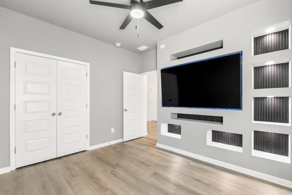 Image 6 of property listing at 222 Woodland Oak Way, Summerville, SC 29485