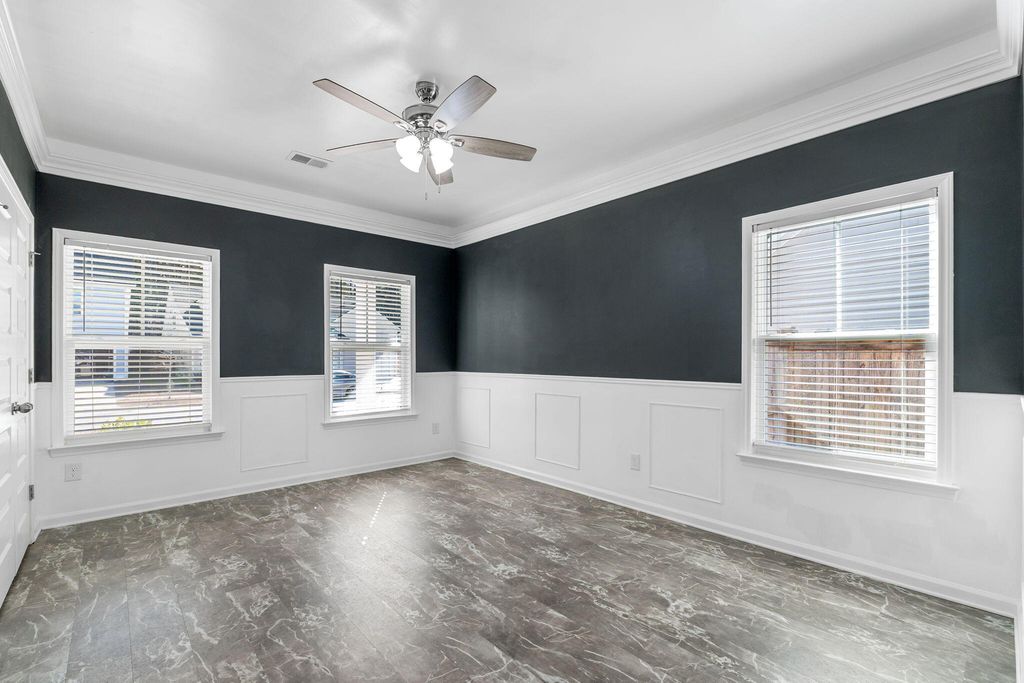 Image 9 of property listing at 222 Woodland Oak Way, Summerville, SC 29485