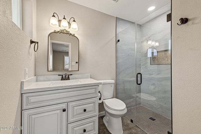 2301 E LAUREL Lane, Phoenix, AZ 85028