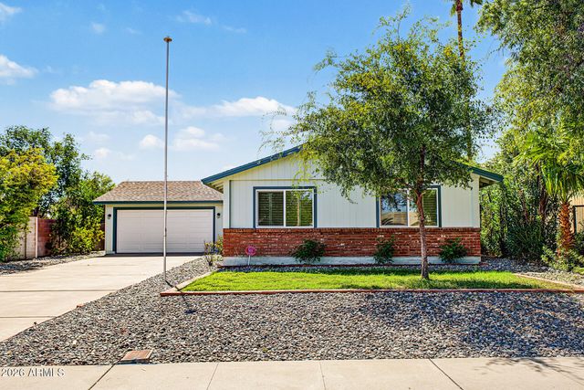 2301 E LAUREL Lane, Phoenix, AZ 85028