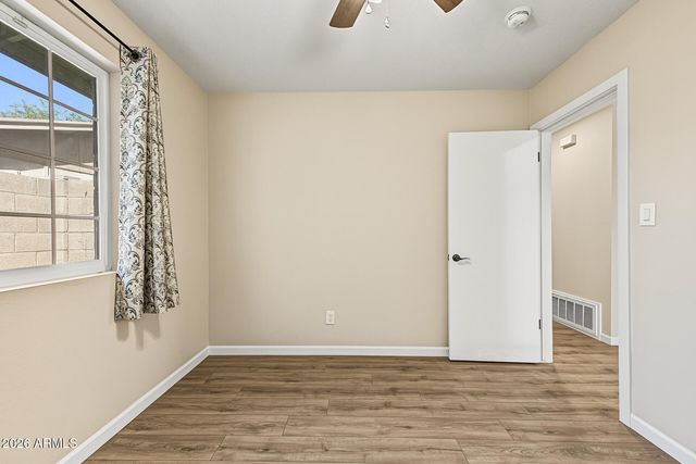 2301 E LAUREL Lane, Phoenix, AZ 85028