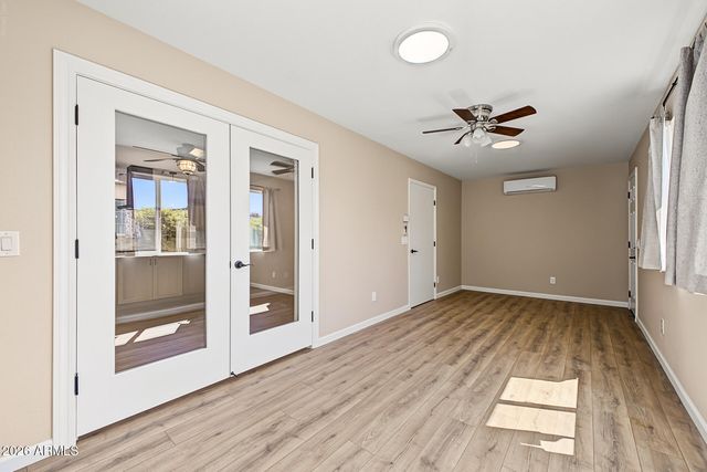 2301 E LAUREL Lane, Phoenix, AZ 85028