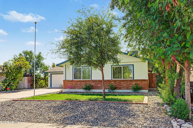 2301 E LAUREL Lane, Phoenix, AZ 85028