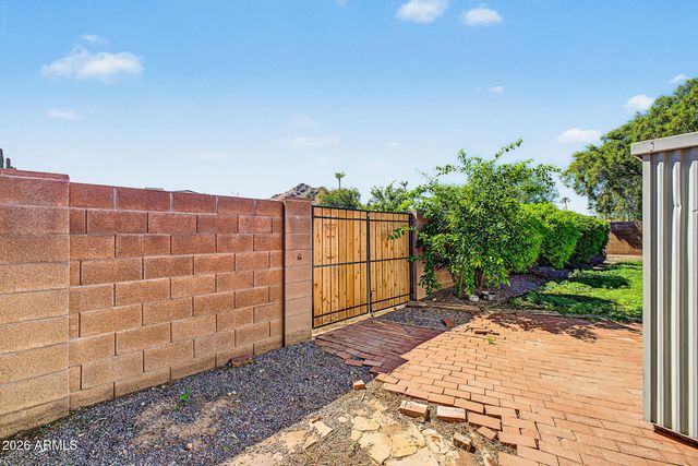 2301 E LAUREL Lane, Phoenix, AZ 85028