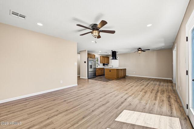 2301 E LAUREL Lane, Phoenix, AZ 85028
