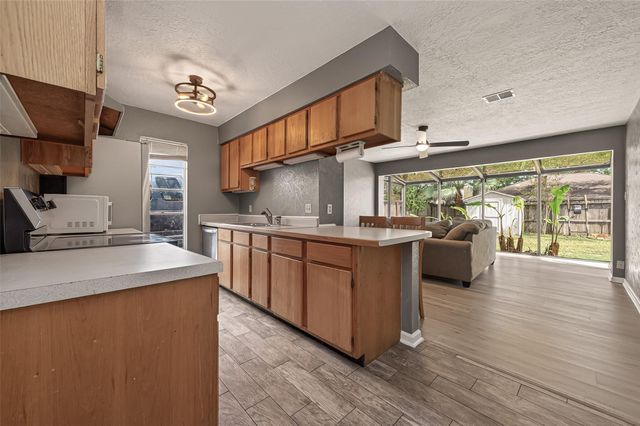 16643 Seawolf Drive, Houston, TX 77062