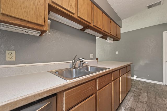 16643 Seawolf Drive, Houston, TX 77062