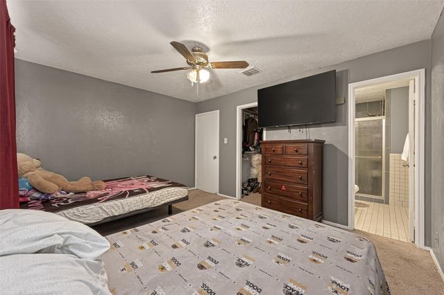 16643 Seawolf Drive, Houston, TX 77062