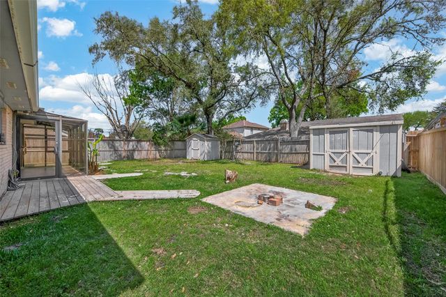 16643 Seawolf Drive, Houston, TX 77062