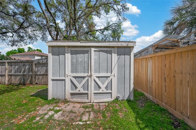 16643 Seawolf Drive, Houston, TX 77062