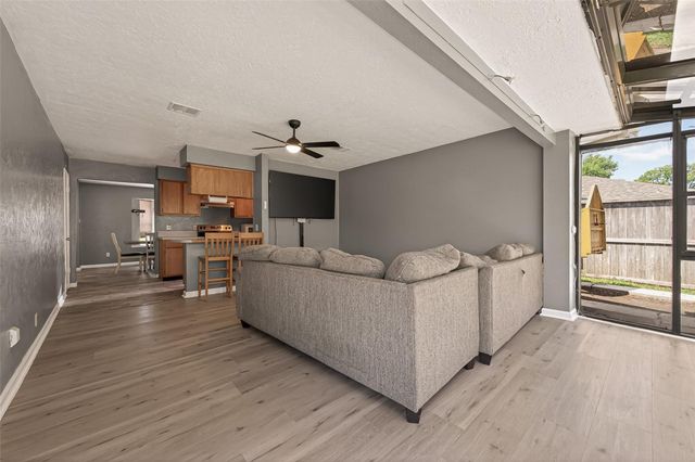 16643 Seawolf Drive, Houston, TX 77062