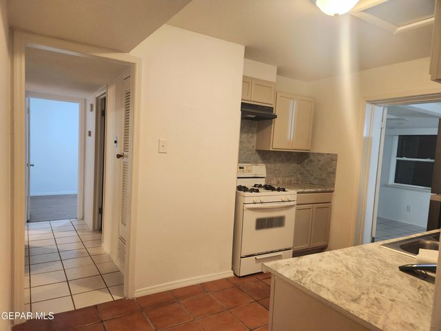 226 CORONADO Road, El Paso, TX 79915