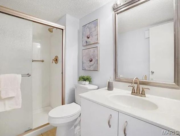 10451 Corbeil Drive, Creve Coeur, MO 63146