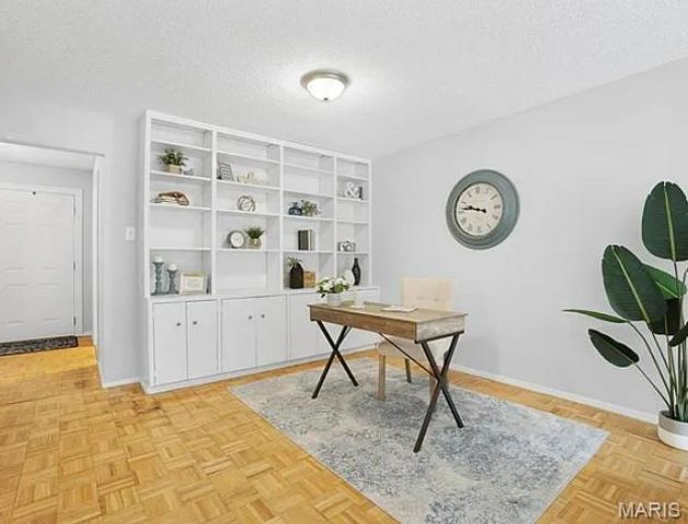 10451 Corbeil Drive, Creve Coeur, MO 63146