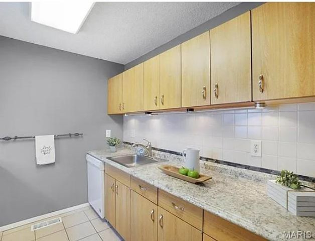 10451 Corbeil Drive, Creve Coeur, MO 63146