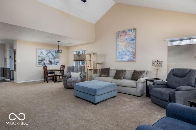 7721 Hollow Ridge Circle, Indianapolis, IN 46256
