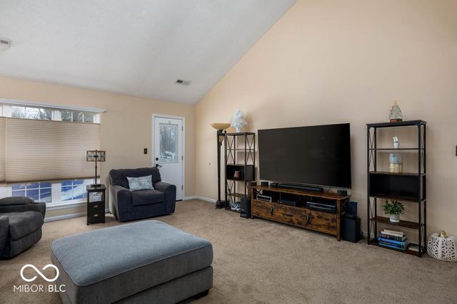 7721 Hollow Ridge Circle, Indianapolis, IN 46256