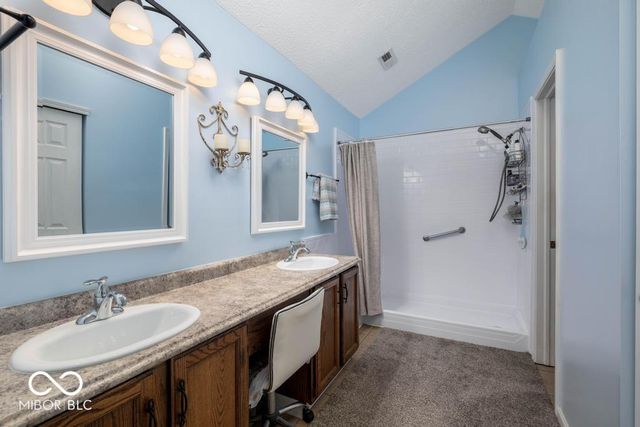 7721 Hollow Ridge Circle, Indianapolis, IN 46256