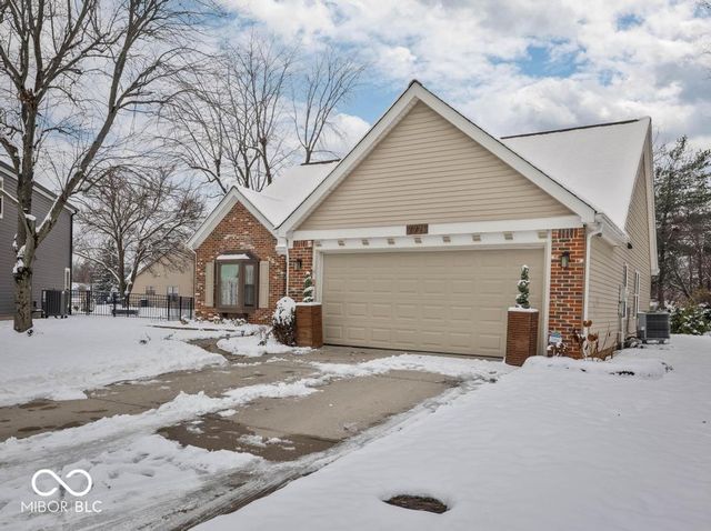 7721 Hollow Ridge Circle, Indianapolis, IN 46256