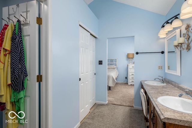 7721 Hollow Ridge Circle, Indianapolis, IN 46256