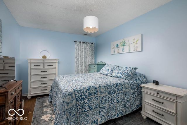 7721 Hollow Ridge Circle, Indianapolis, IN 46256