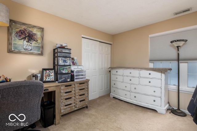 7721 Hollow Ridge Circle, Indianapolis, IN 46256