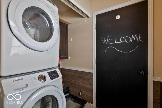 7721 Hollow Ridge Circle, Indianapolis, IN 46256