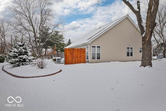 7721 Hollow Ridge Circle, Indianapolis, IN 46256