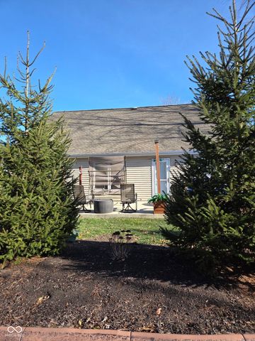 7721 Hollow Ridge Circle, Indianapolis, IN 46256