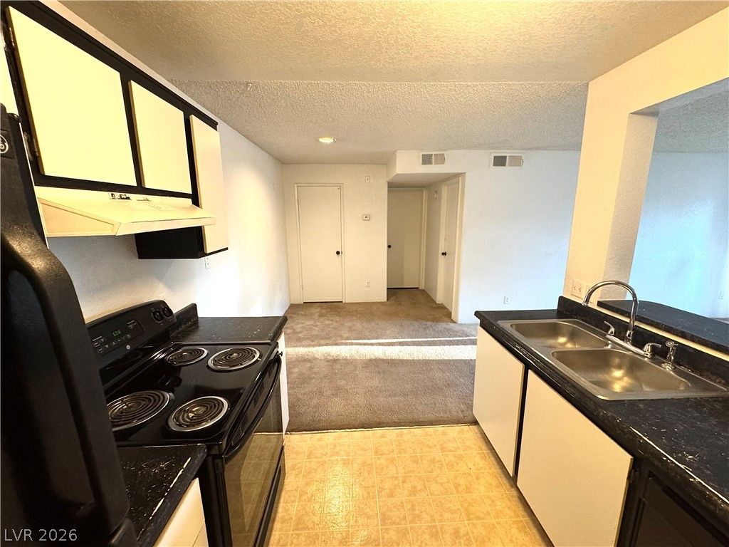 221 Mission Newport Lane 206, Las Vegas, NV 89107 — photo 4